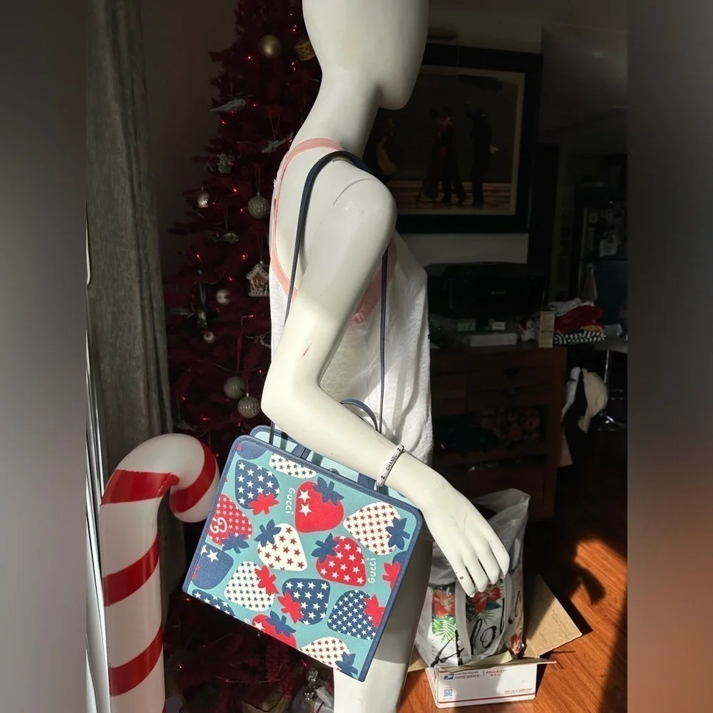 GUCCI Kids Strawberry & Stars Canvas Tote Bag Blue Italy 605614 Shoulder Strap